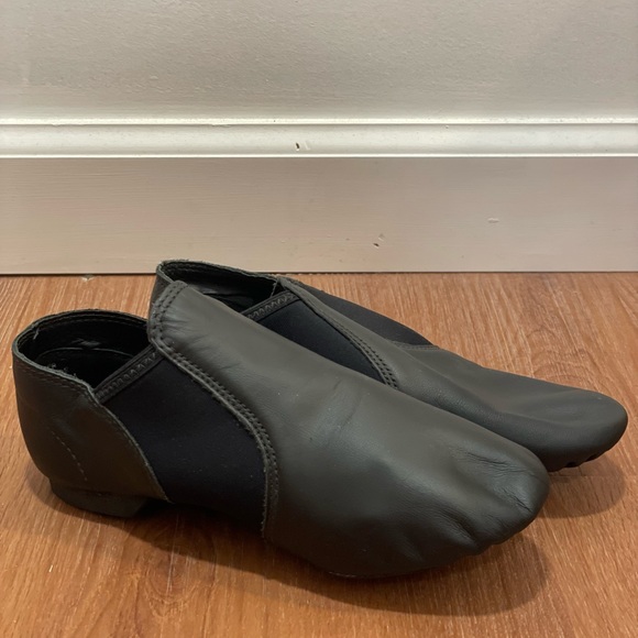 🆕wob Capezio E series slip on jazz shoes, black, Sz 6 - Picture 2 of 11